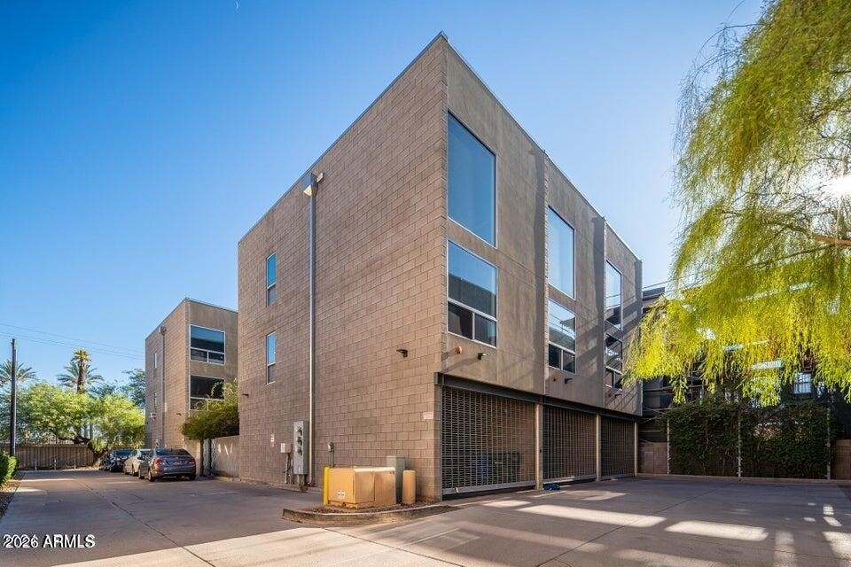 537 E Willetta Street - Photo 10