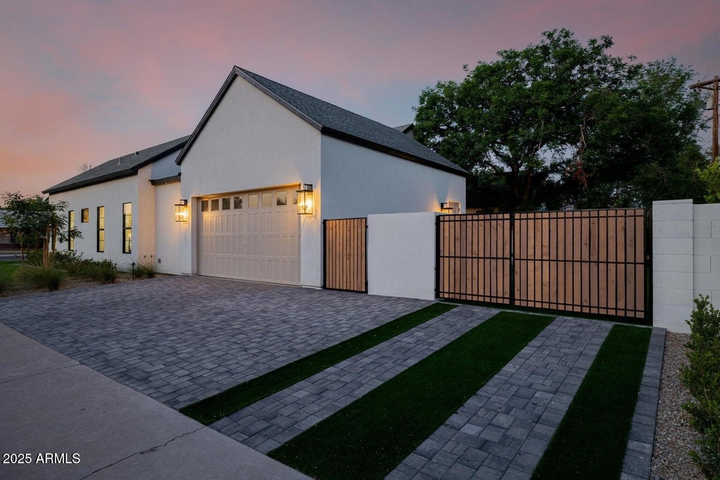 3301 E Elm Street - Photo 33