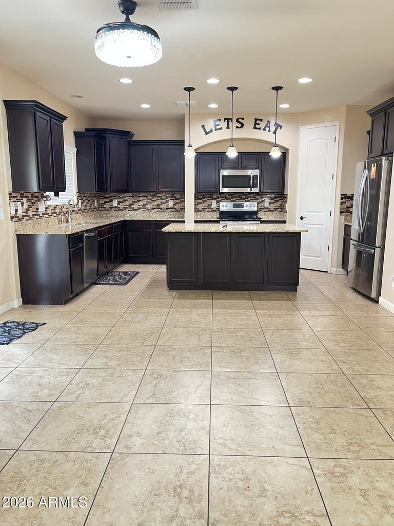 7540 W Marconi Avenue - Photo 17