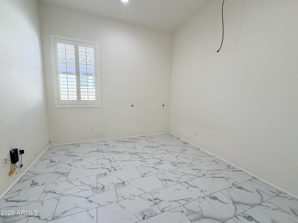 1083 E Holland Park Drive - Photo 11