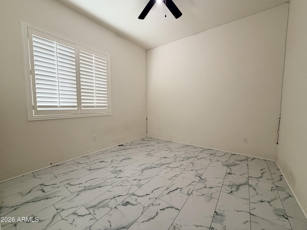 1083 E Holland Park Drive - Photo 9