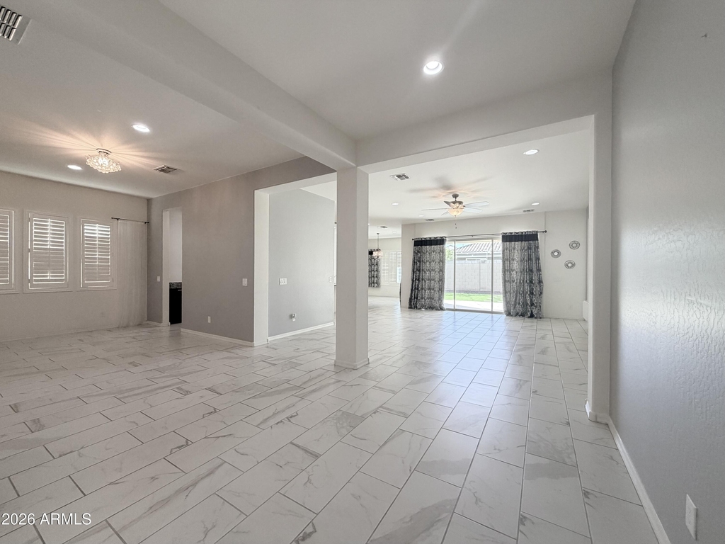 1083 E Holland Park Drive - Photo 2