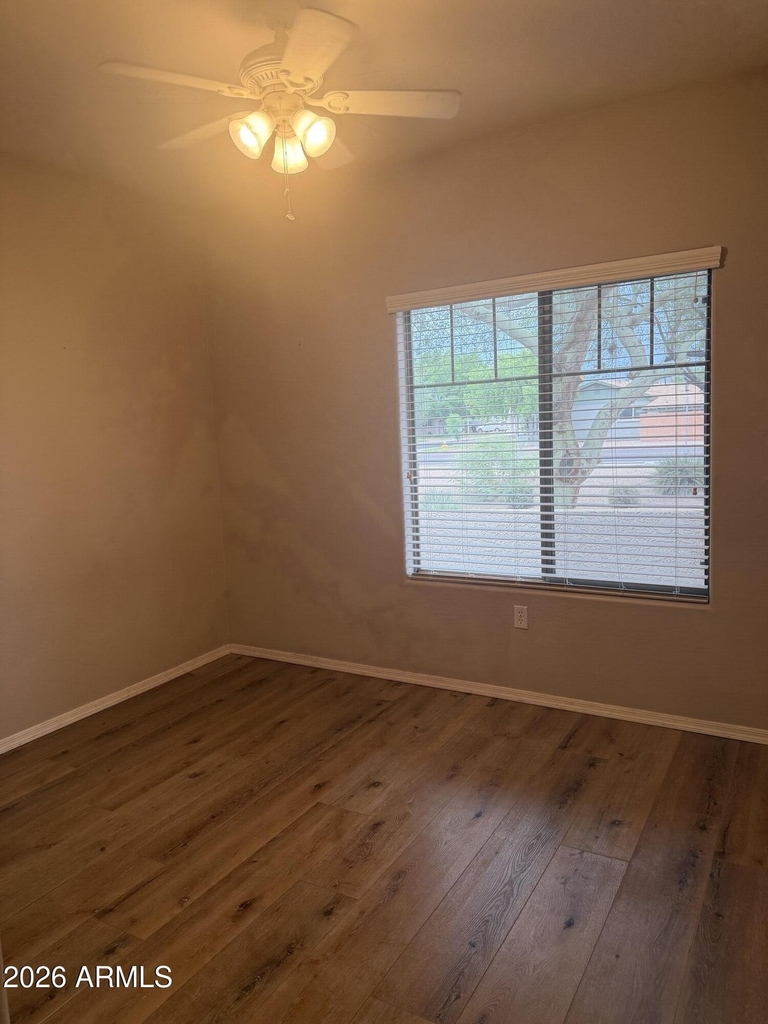 525 N Miller Road - Photo 8