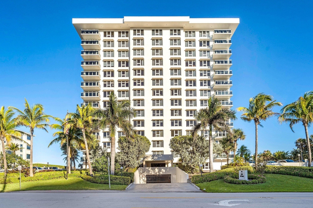 2066 N Ocean Boulevard - Photo 0