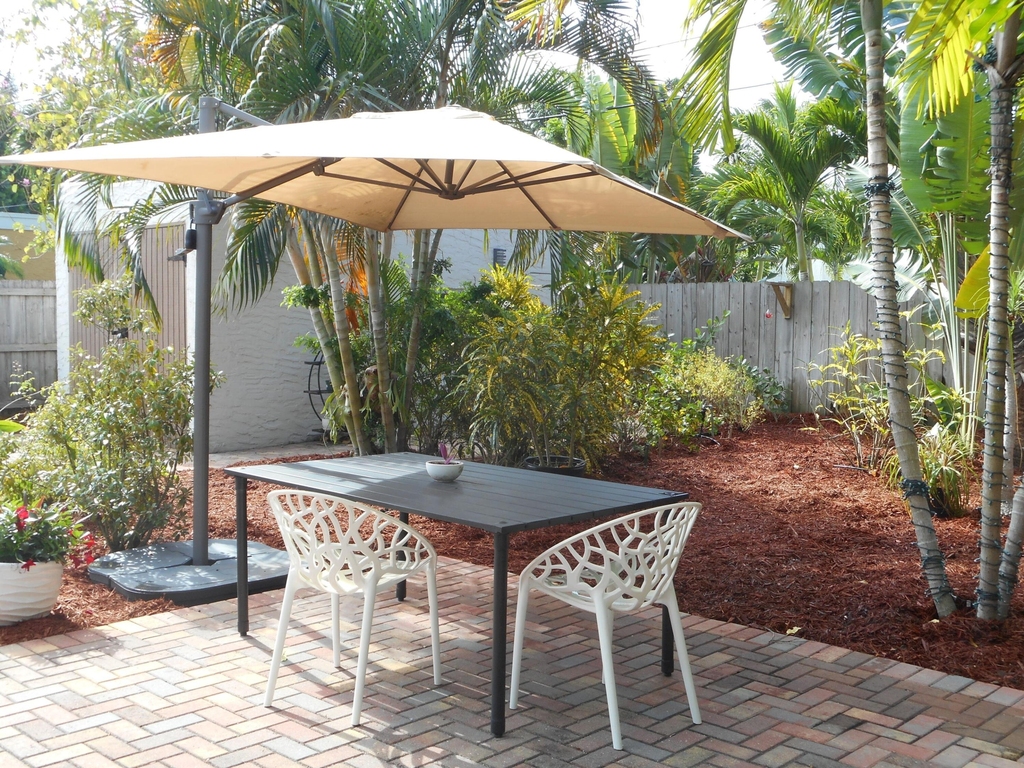 832 Biscayne Drive - Photo 5