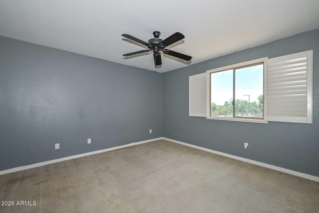 29789 W Fairmount Avenue - Photo 20