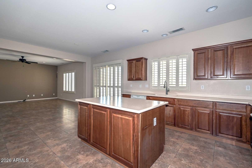 29789 W Fairmount Avenue - Photo 17