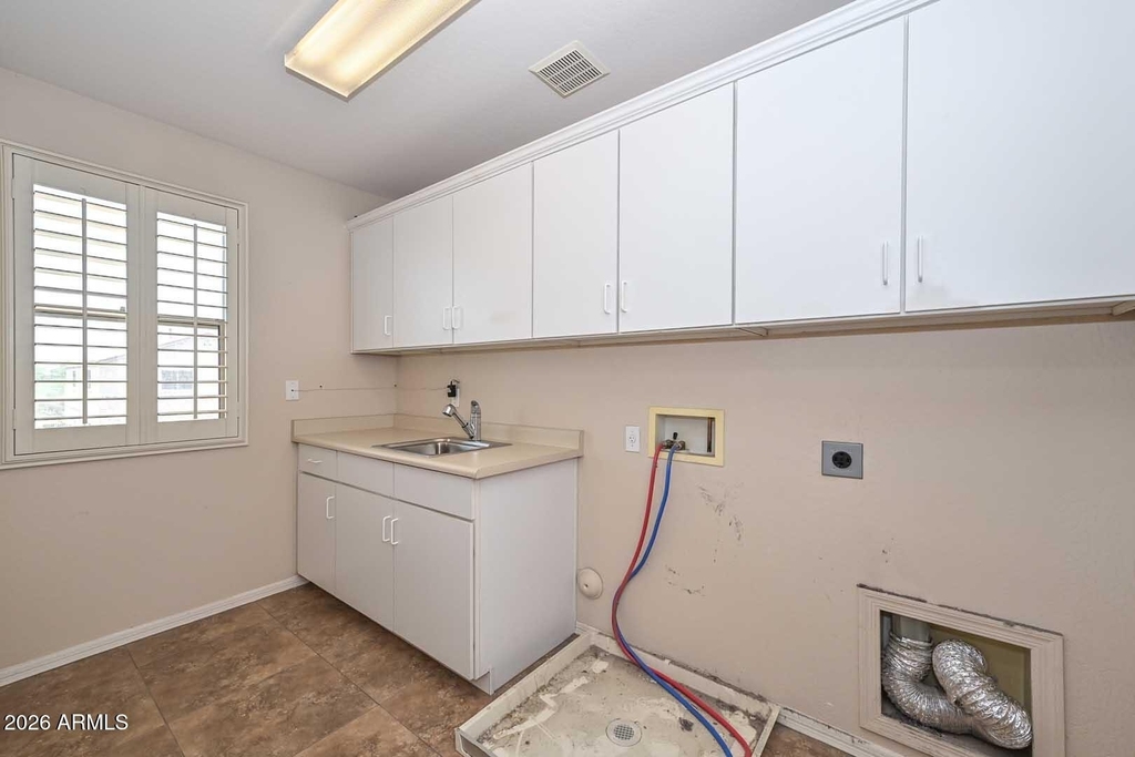 29789 W Fairmount Avenue - Photo 33