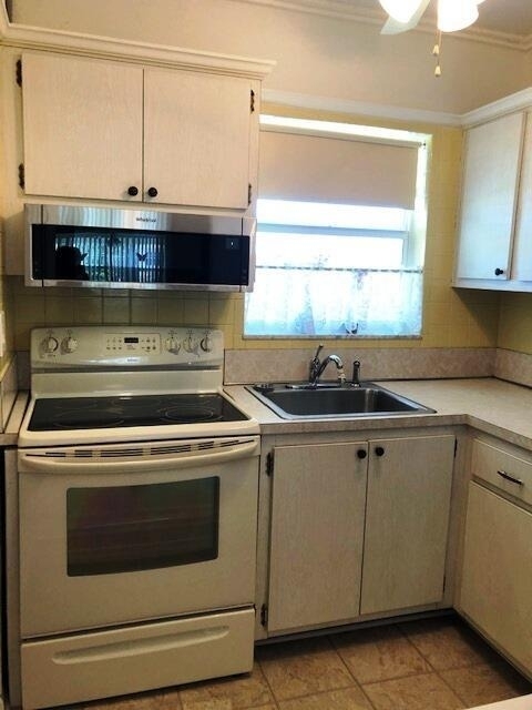 1115 Lake Terrace - Photo 0