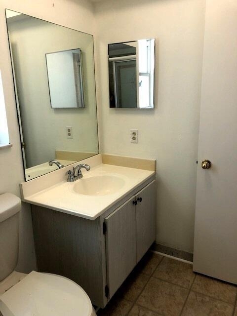 1115 Lake Terrace - Photo 2