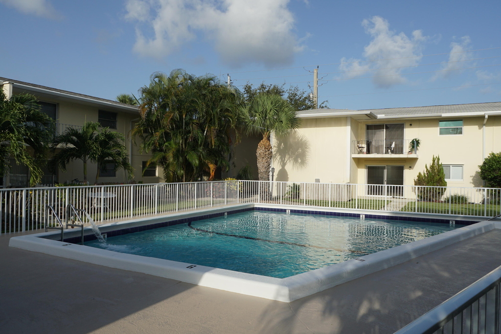 510 Prosperity Farms Road - Photo 16