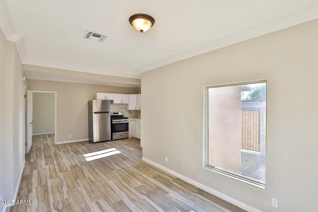 2501 E Culver Street - Photo 4