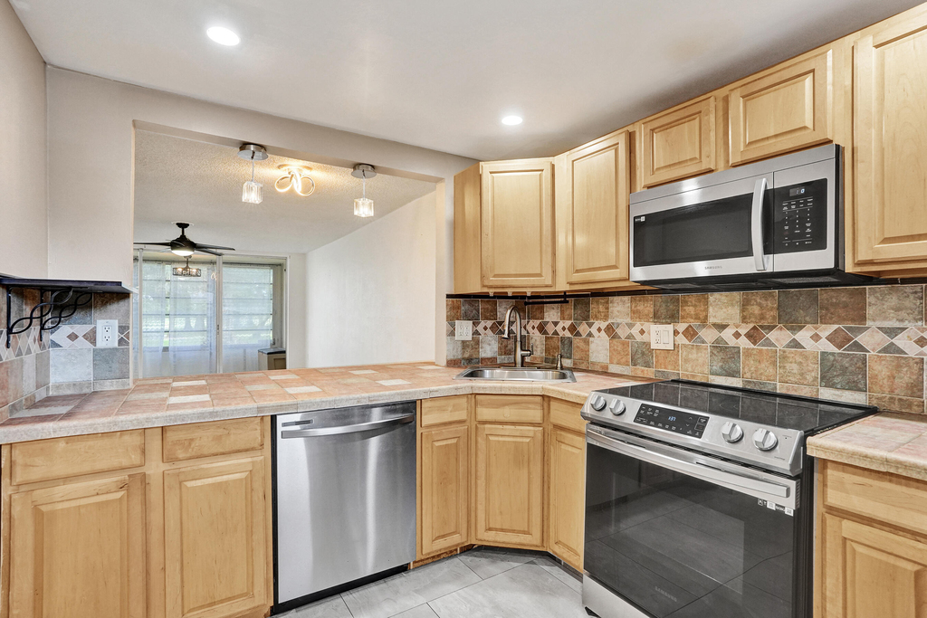8301 Sands Point Boulevard - Photo 5