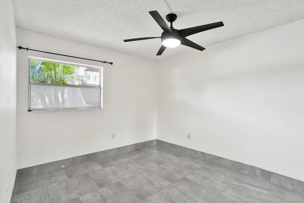 8301 Sands Point Boulevard - Photo 10