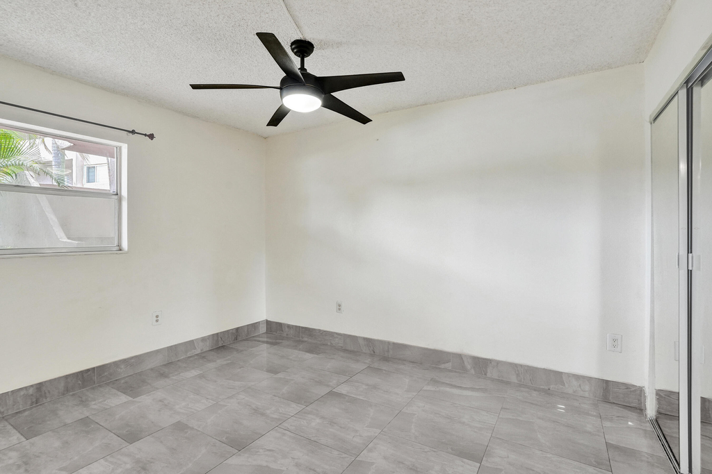 8301 Sands Point Boulevard - Photo 11