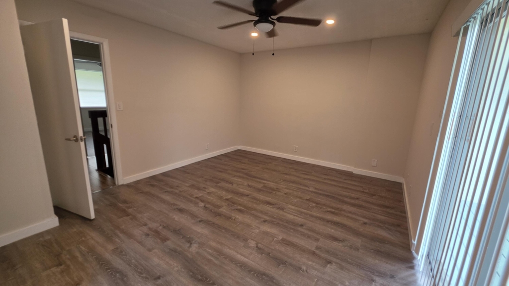 11409 Royal Palm Boulevard - Photo 25