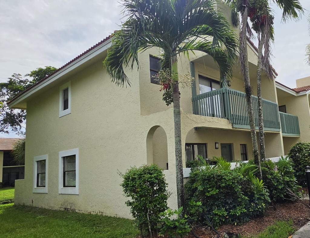 11409 Royal Palm Boulevard - Photo 1