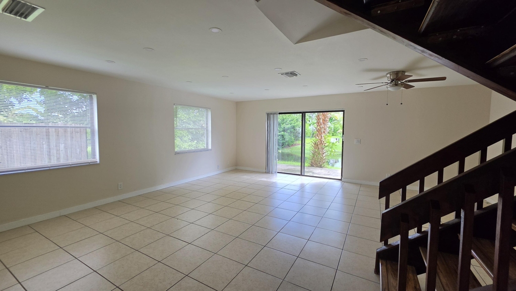 11409 Royal Palm Boulevard - Photo 7