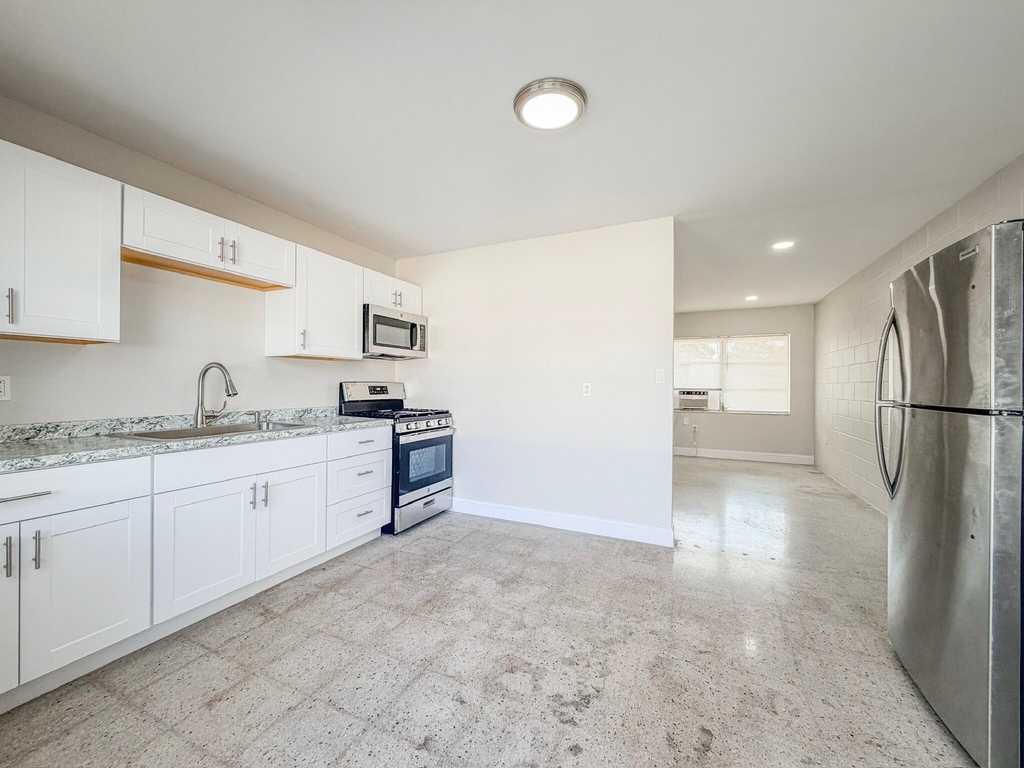 703 N 25th Street - Photo 5