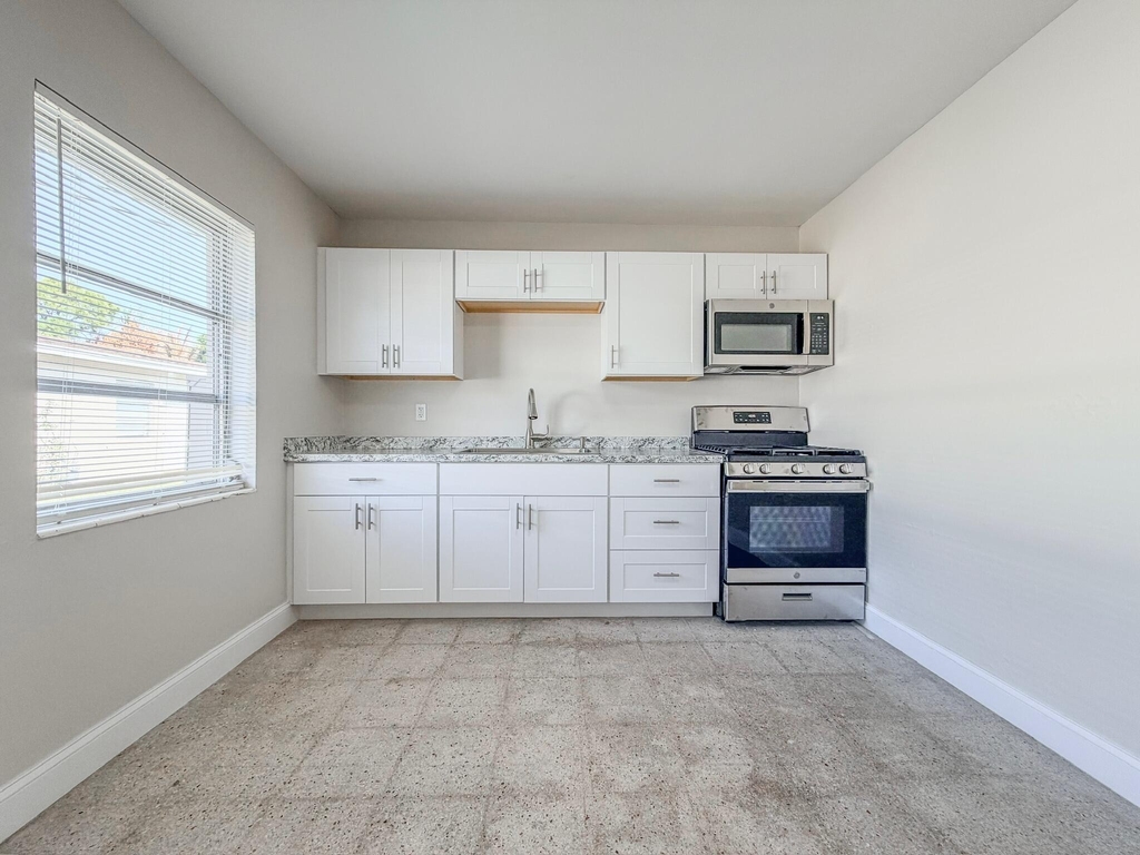 703 N 25th Street - Photo 4