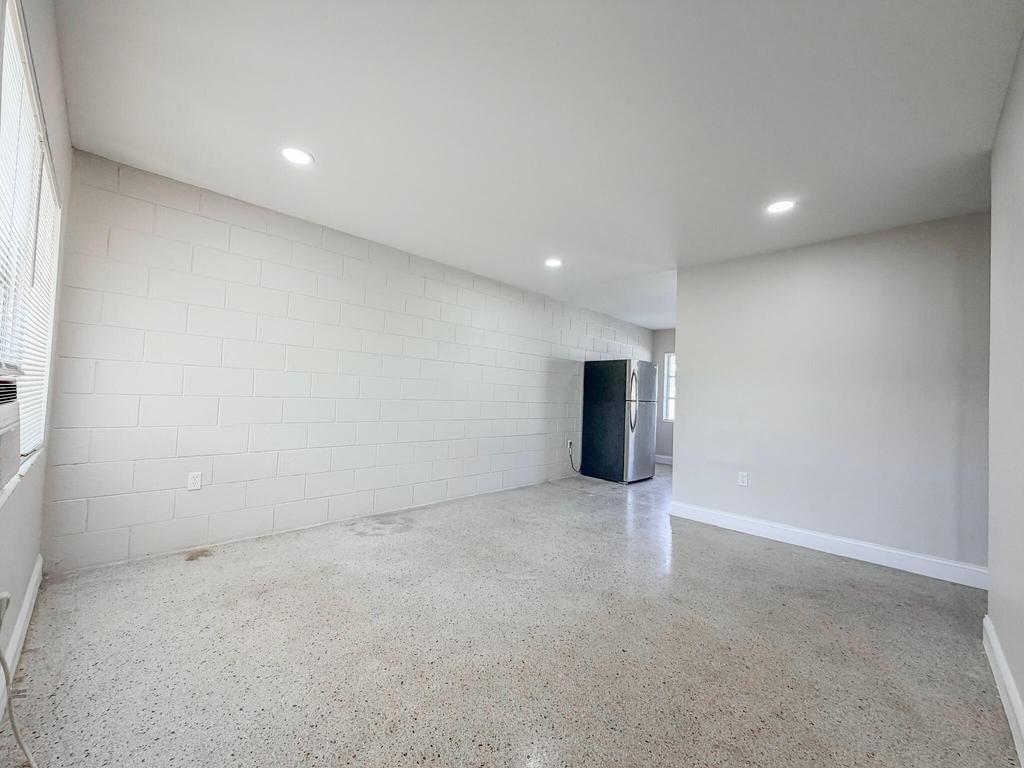 703 N 25th Street - Photo 3