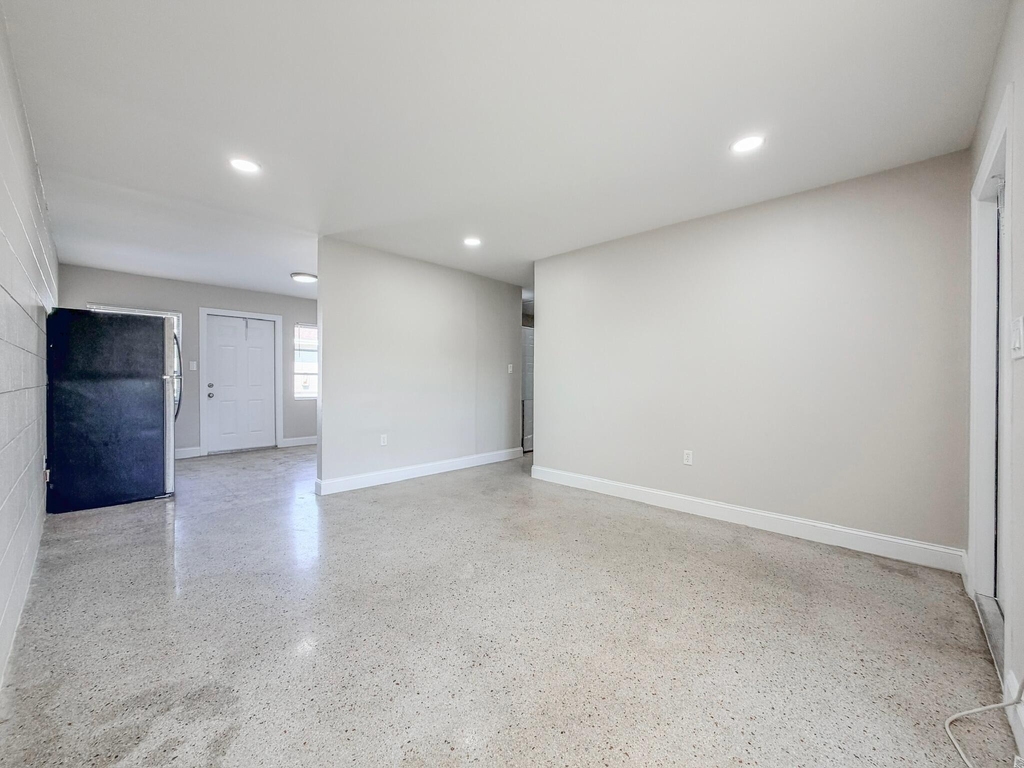 703 N 25th Street - Photo 2