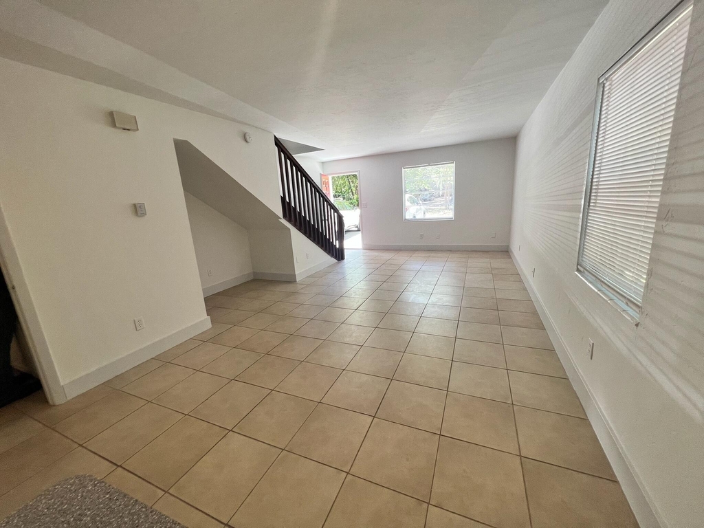 1231 Sw 61st Terrace - Photo 3