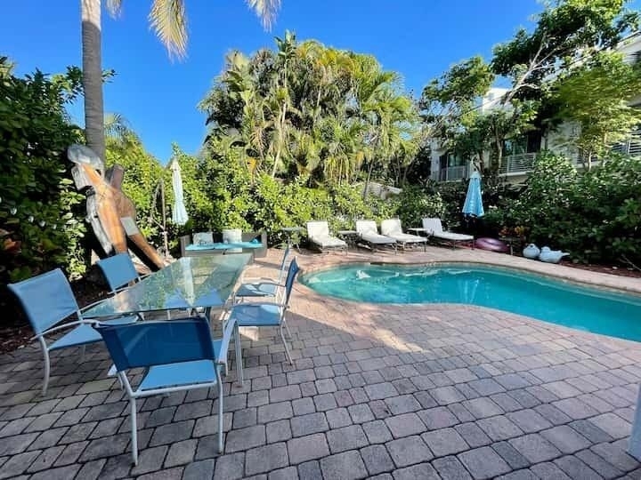 540 Ne 17th Avenue - Photo 0