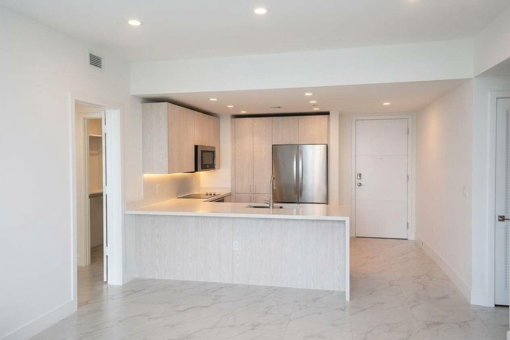 2000 Metropica Way - Photo 43