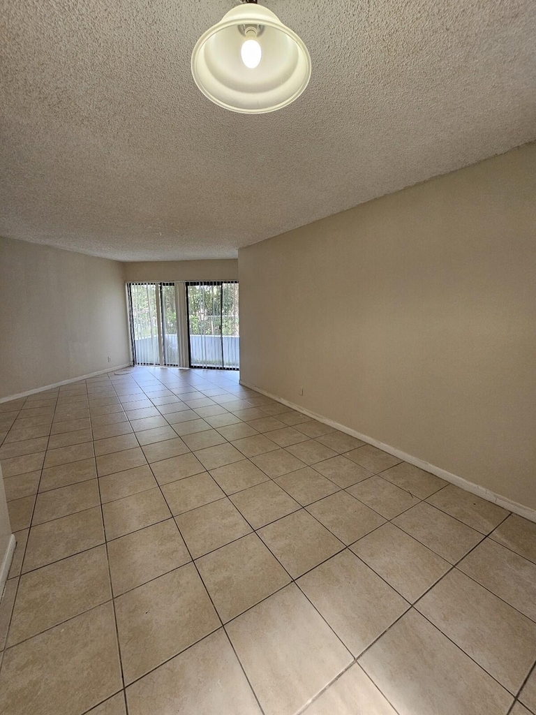 2000 N Congress Avenue - Photo 2