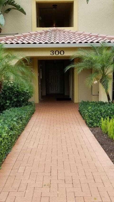 300 Uno Lago Drive - Photo 19