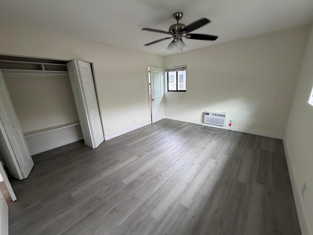 2255 Ne 51st Street - Photo 15