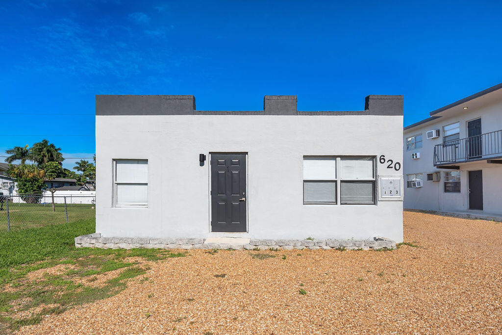 620 Sw 6th Street - Photo 2