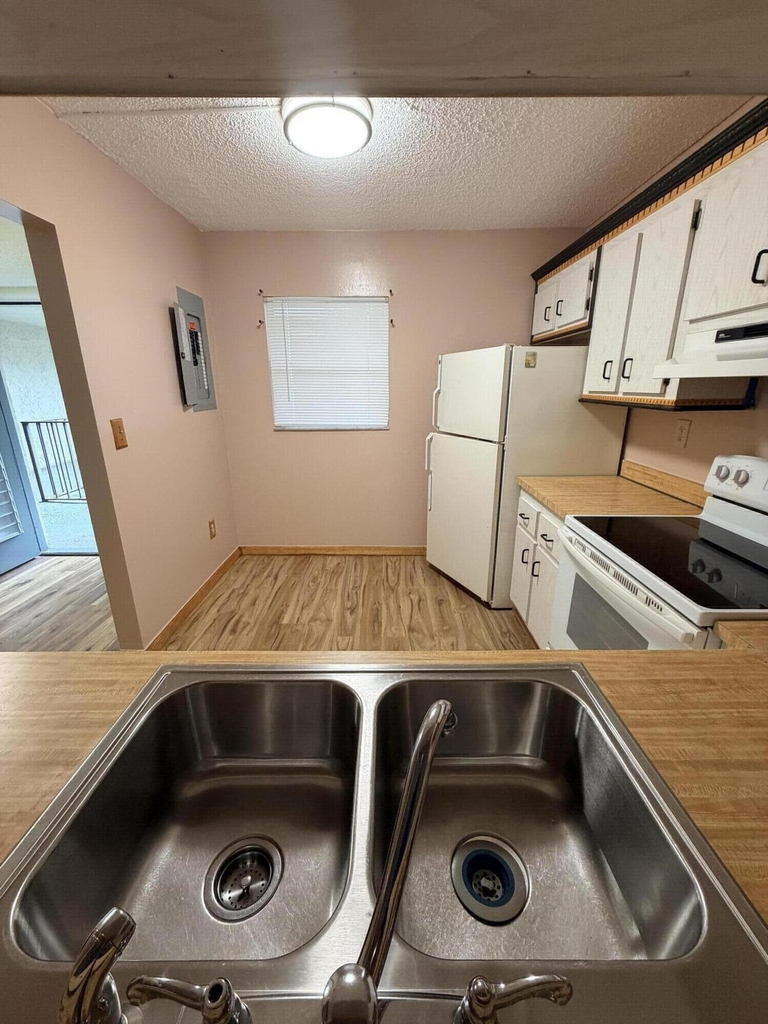 1830 Sw 81st Avenue - Photo 6