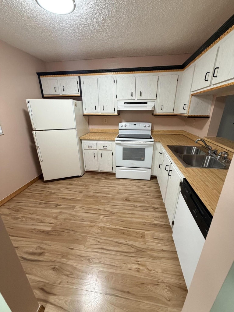 1830 Sw 81st Avenue - Photo 1