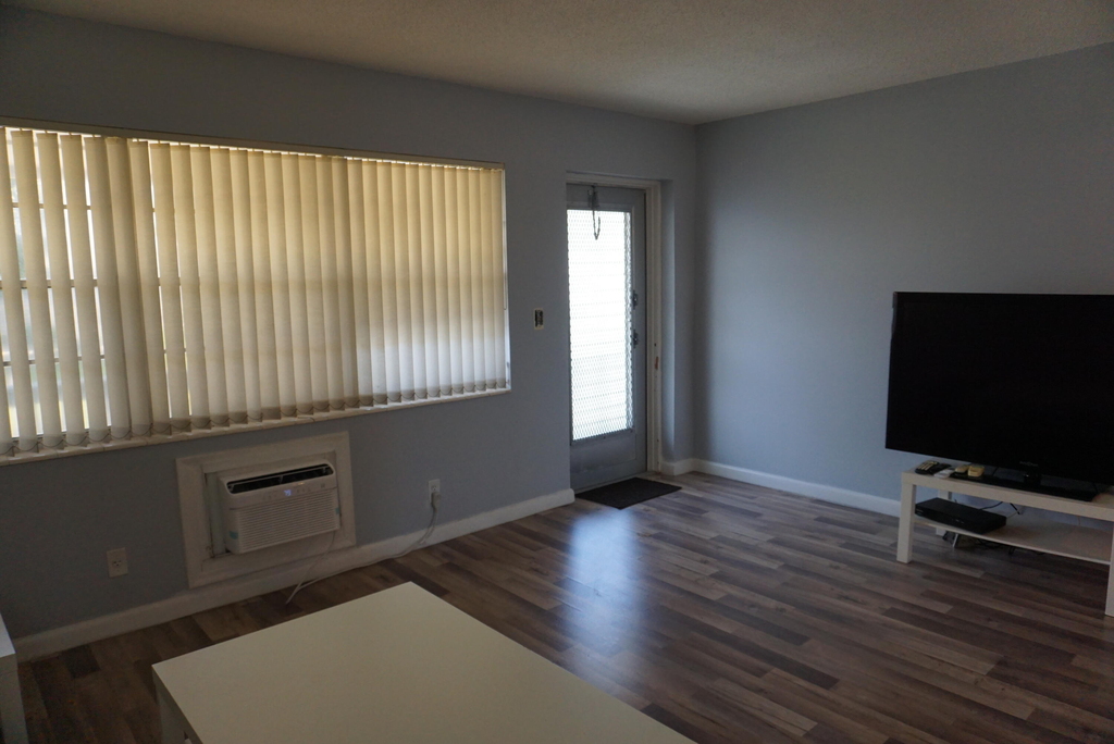 202 Andover H - Photo 6