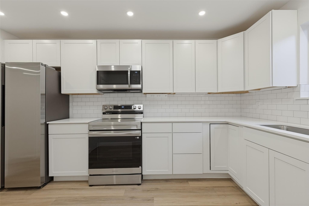 6115 Averill Way - Photo 11