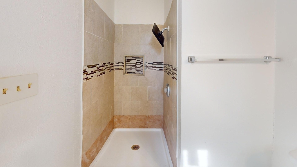 1710 Meridian Way - Photo 5