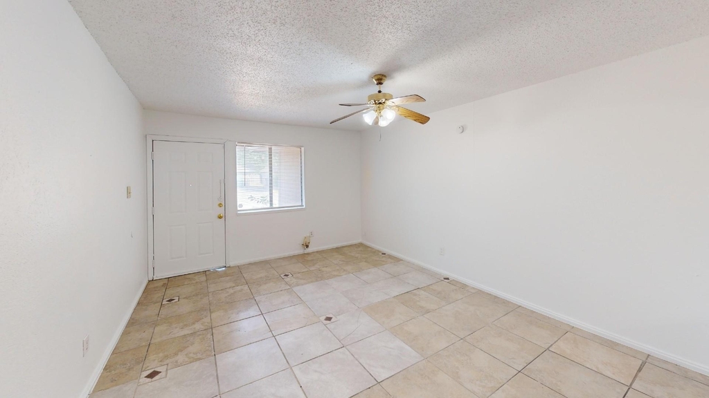 1710 Meridian Way - Photo 16