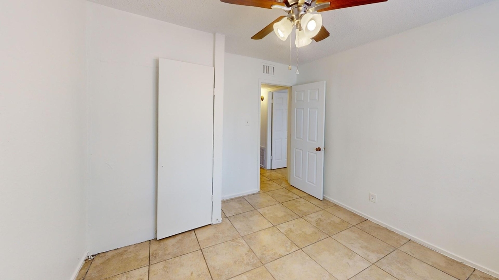 1710 Meridian Way - Photo 7