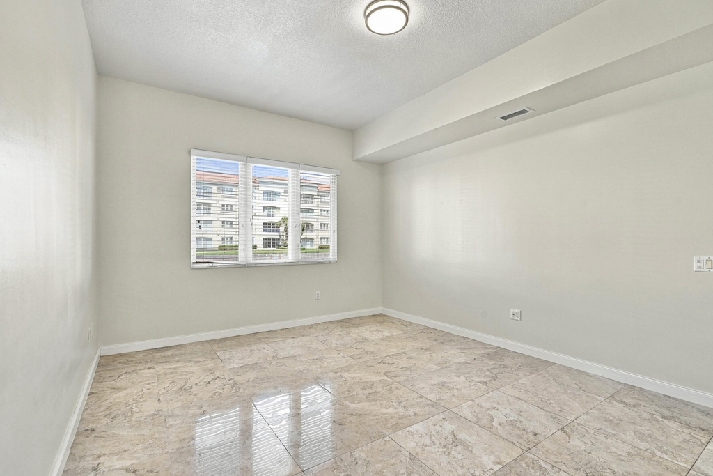 19 Harbour Isle Drive W - Photo 17