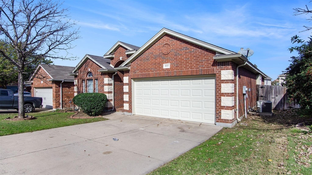 6036 Horse Trap Drive - Photo 2