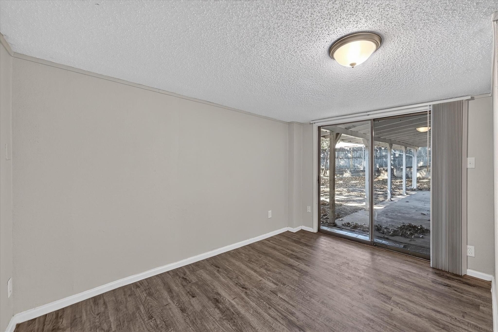 6401 Winn Street - Photo 10
