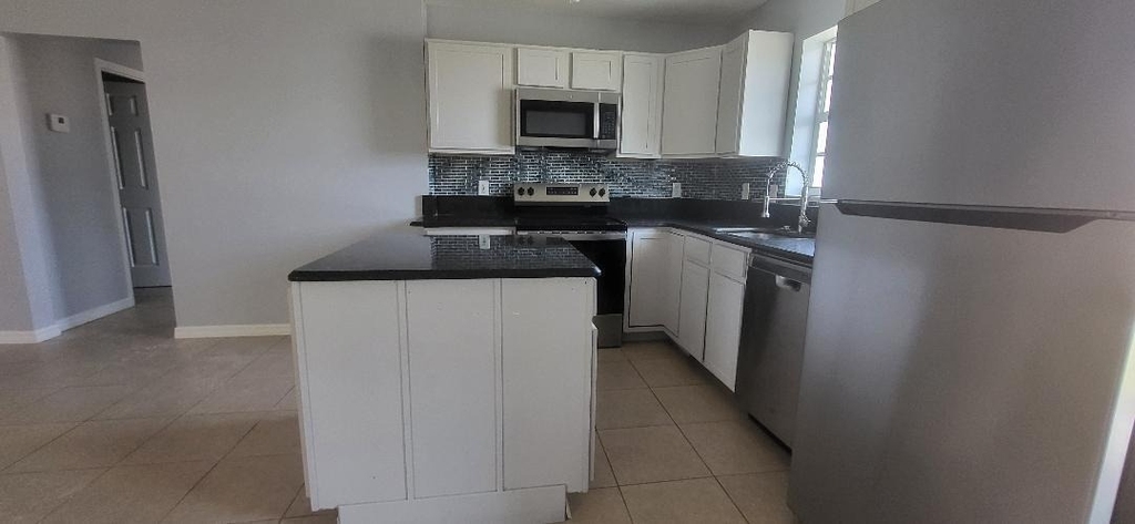 5240 Ne 14th Way - Photo 6