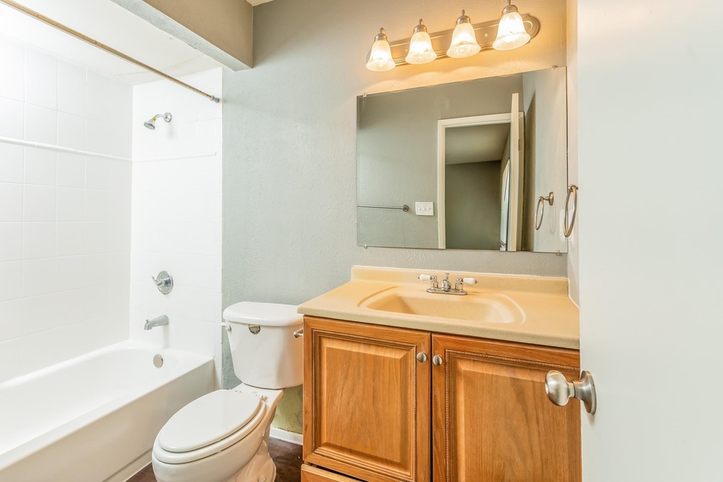 7005 Wildbriar Court E - Photo 12