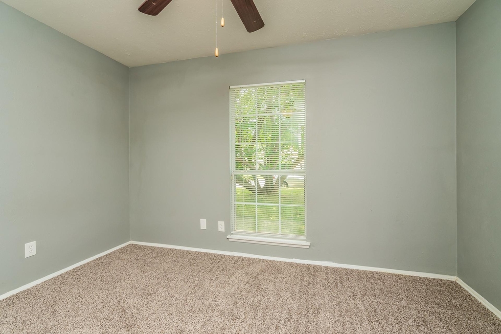 7005 Wildbriar Court E - Photo 10
