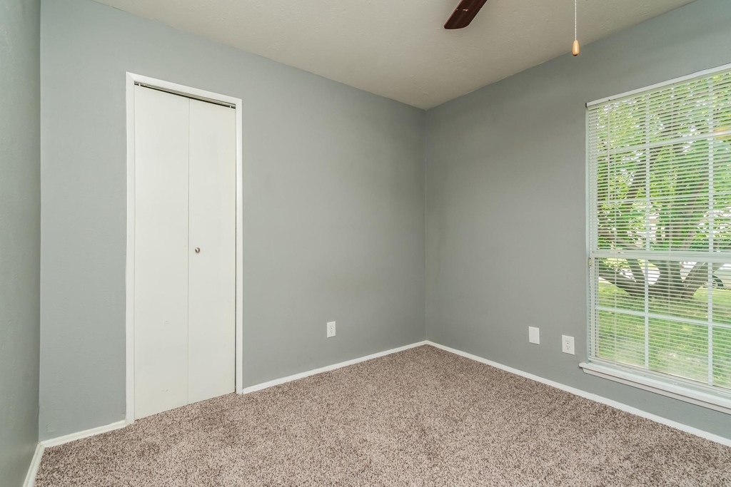 7005 Wildbriar Court E - Photo 11