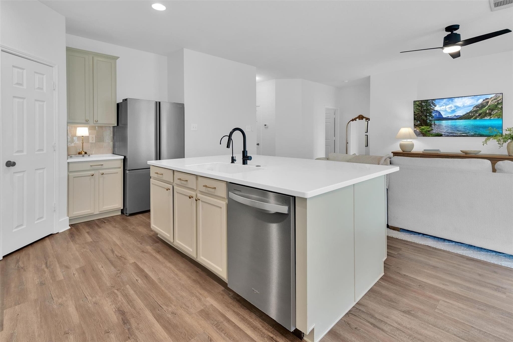 305 Fisherman Trail - Photo 10