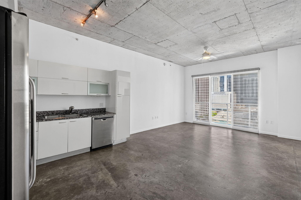 133 Ne 2nd Avenue - Photo 9
