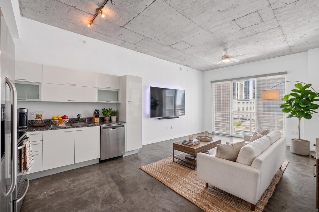 133 Ne 2nd Avenue - Photo 10